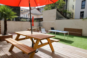 MAISON LE GRATTE CIEL - séminaire ou famille, salle de réunion, 8 chambres Clim, Jardin & Salle de sport